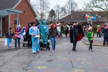 Bild 433 - Latuff 2016 Umzug